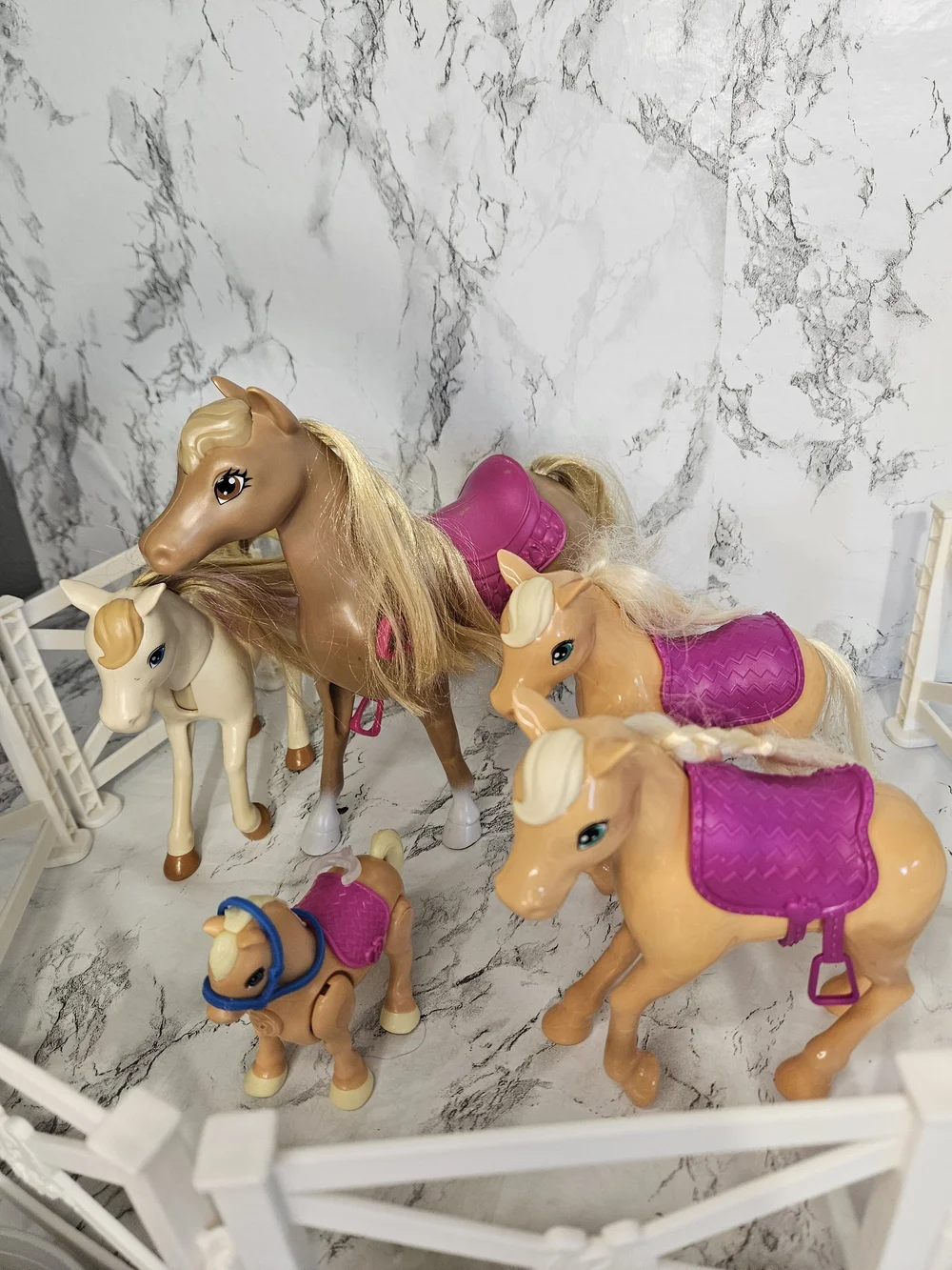 Barbie Horses Lot And Vintage White Fence.